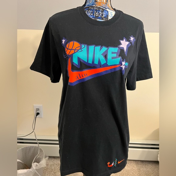Men’s Nike Spell Out Basketball Tee size M - Picture 1 of 4